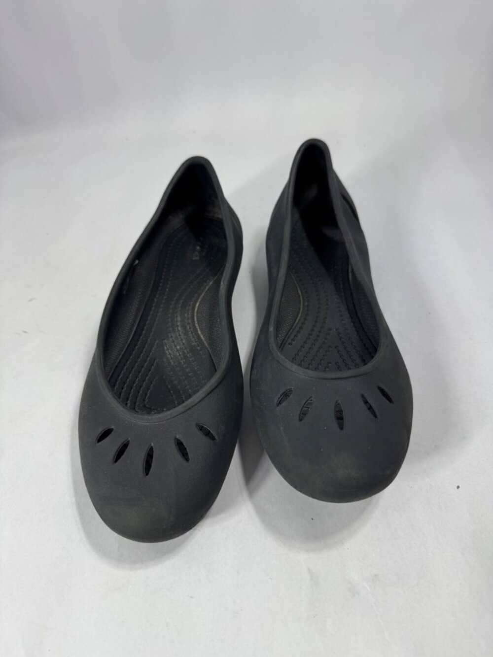 Crocs Womens Black Flats W9 Lightweight Slip-On Shoes